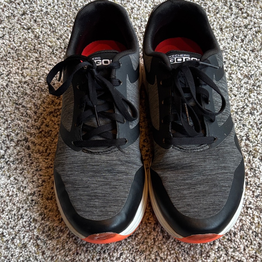 Sketchers Go Golf shoes. Gently worn with a lot of golf left. Waterproof